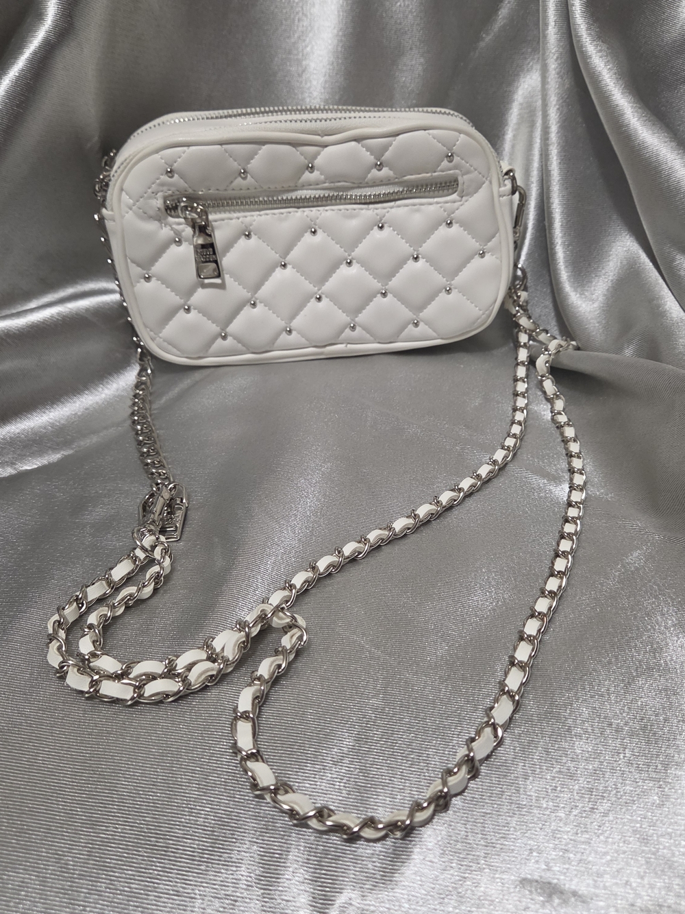 Steve Madden White Quilted Crossbody Bag with Silver Chain - Picture 1 of 5